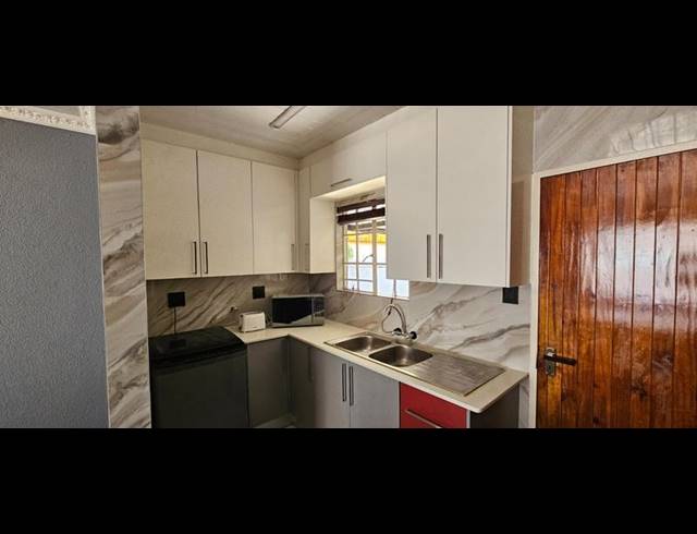 3 BEDROOM PROPERTY TO RENT IN BENDOR